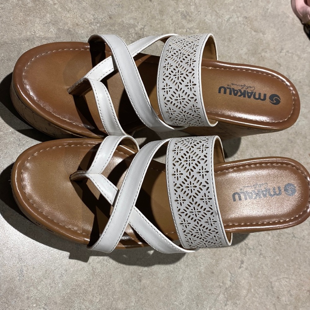 Summer sandals size 9